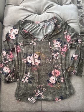 Absolutely Famous Olive Floral V-Neck Tunic with Drawstring